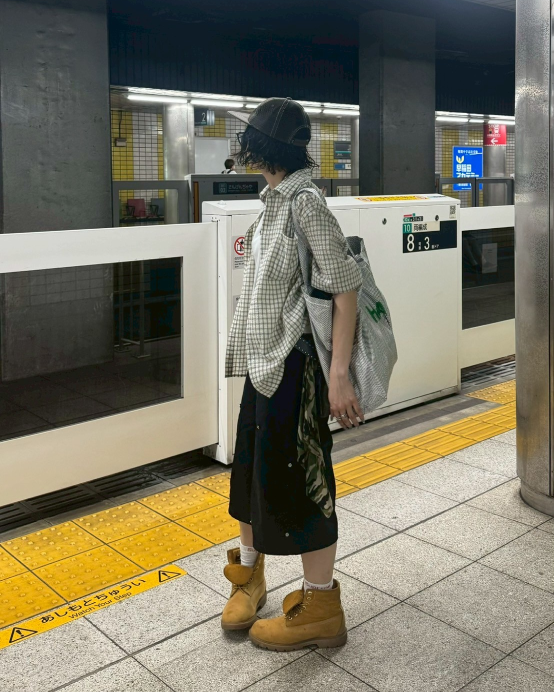 スタッズハーフパンツ KM1138