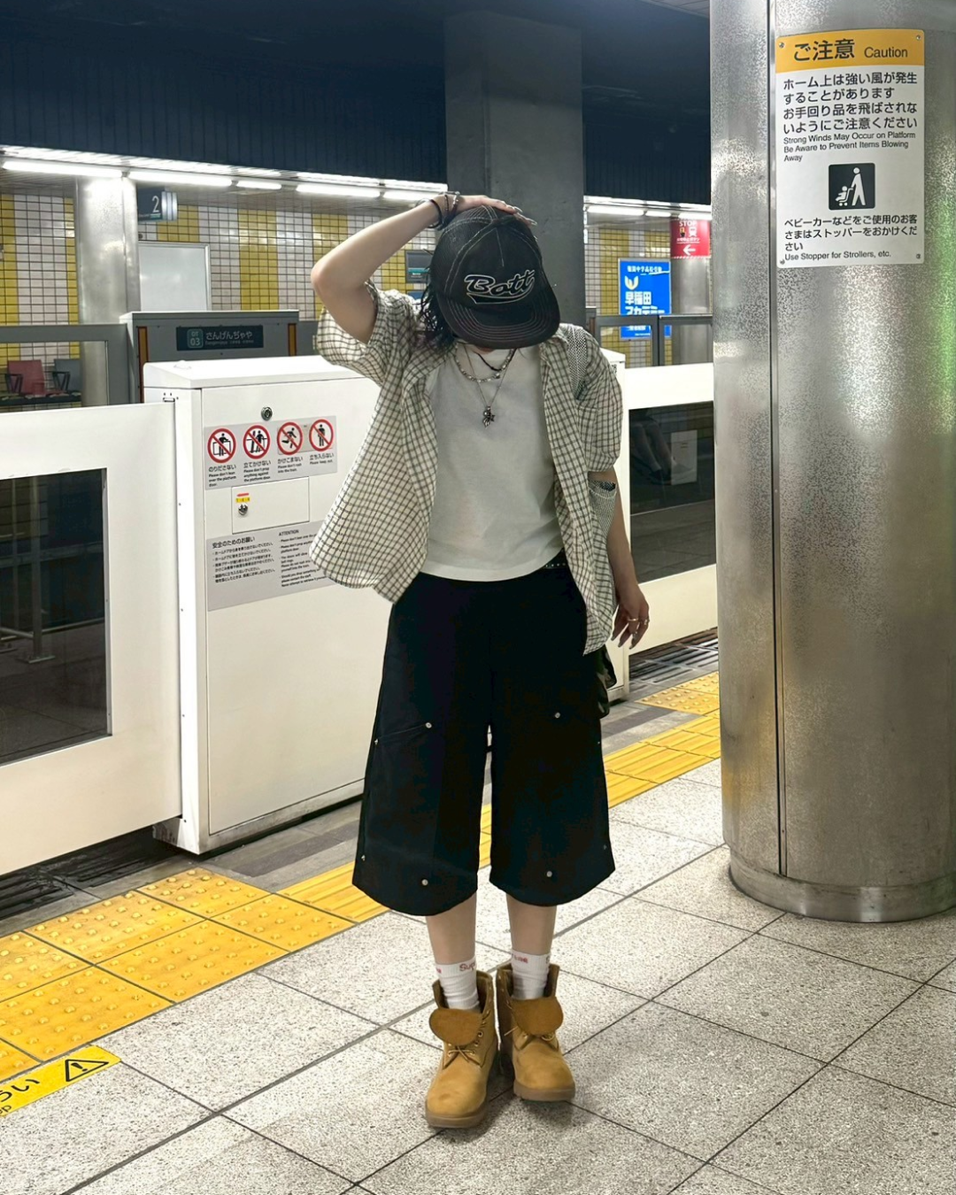 スタッズハーフパンツ KM1138