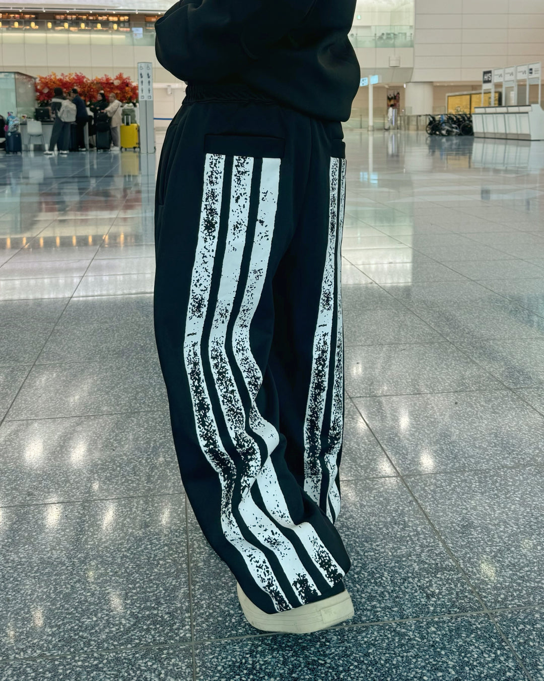 フロントロゴスウェットパンツ KM1211