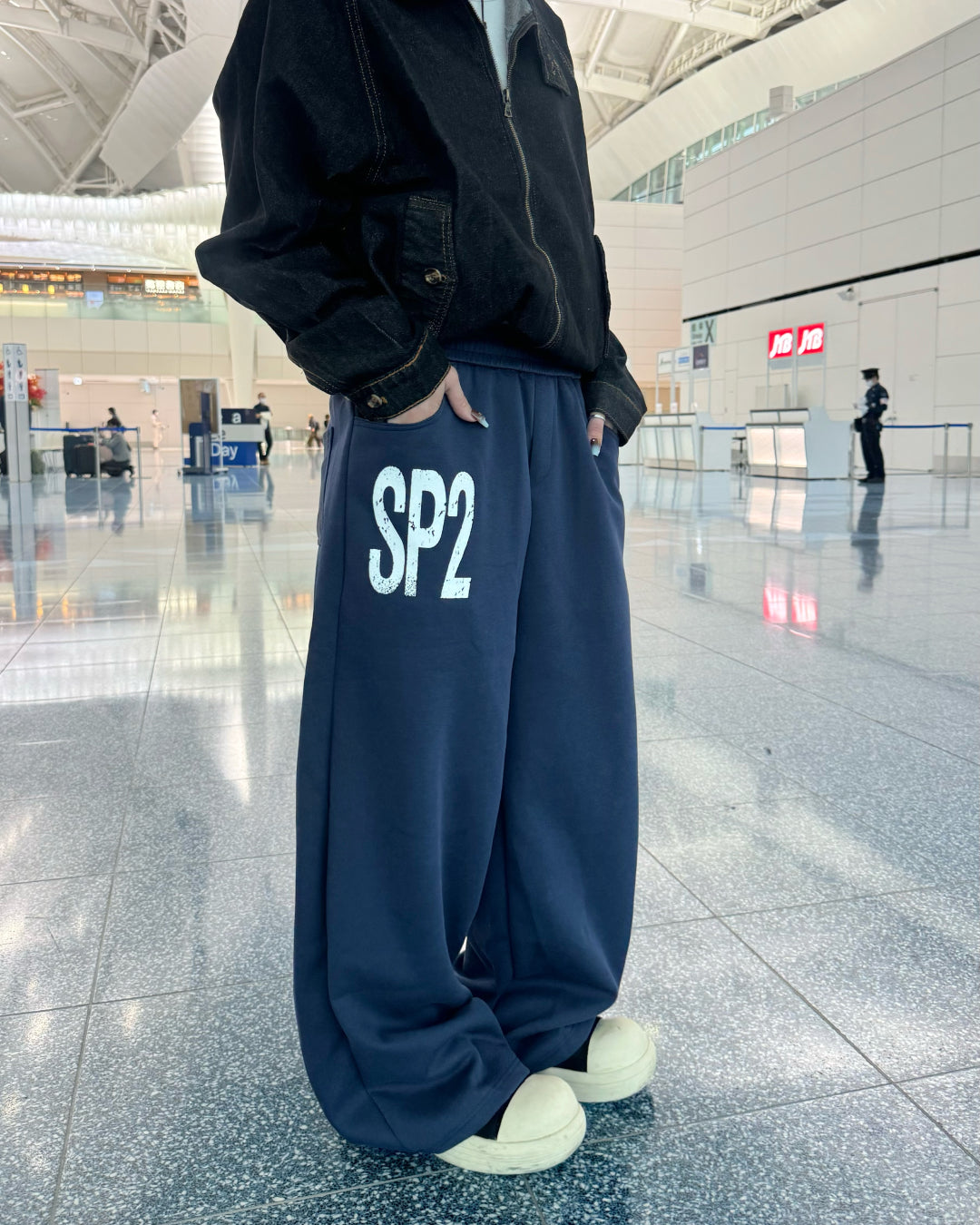 レタードワイドスウェットパンツ KM1236 – YOLO（ヨロ）｜ファッション通販