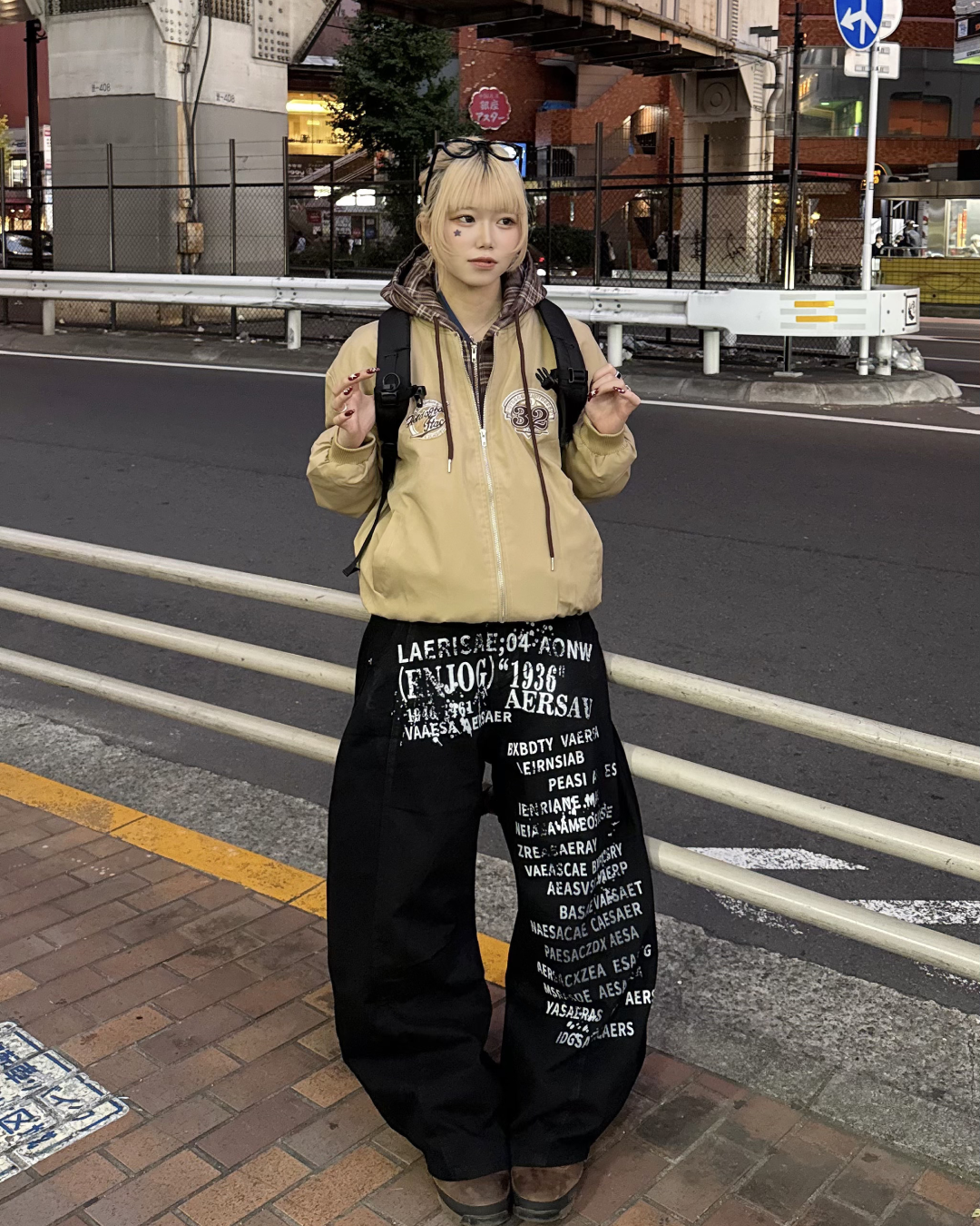 フロントデザインカーブパンツ  KM1269