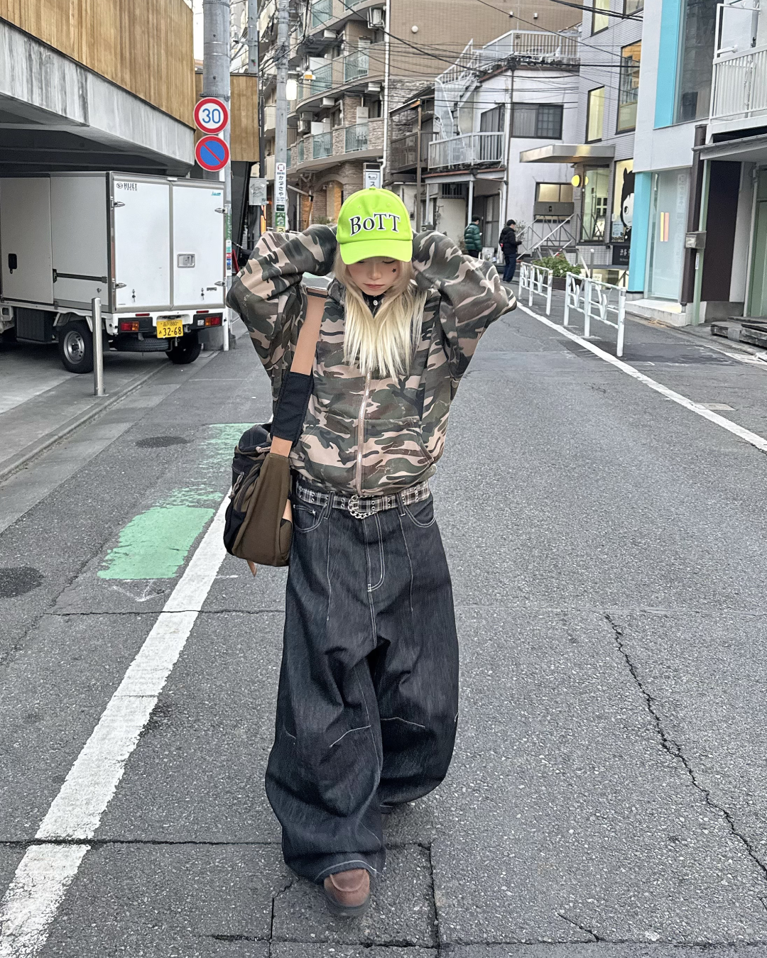 カモフラージュフードパーカー KM7007 – YOLO（ヨロ）｜ファッション通販