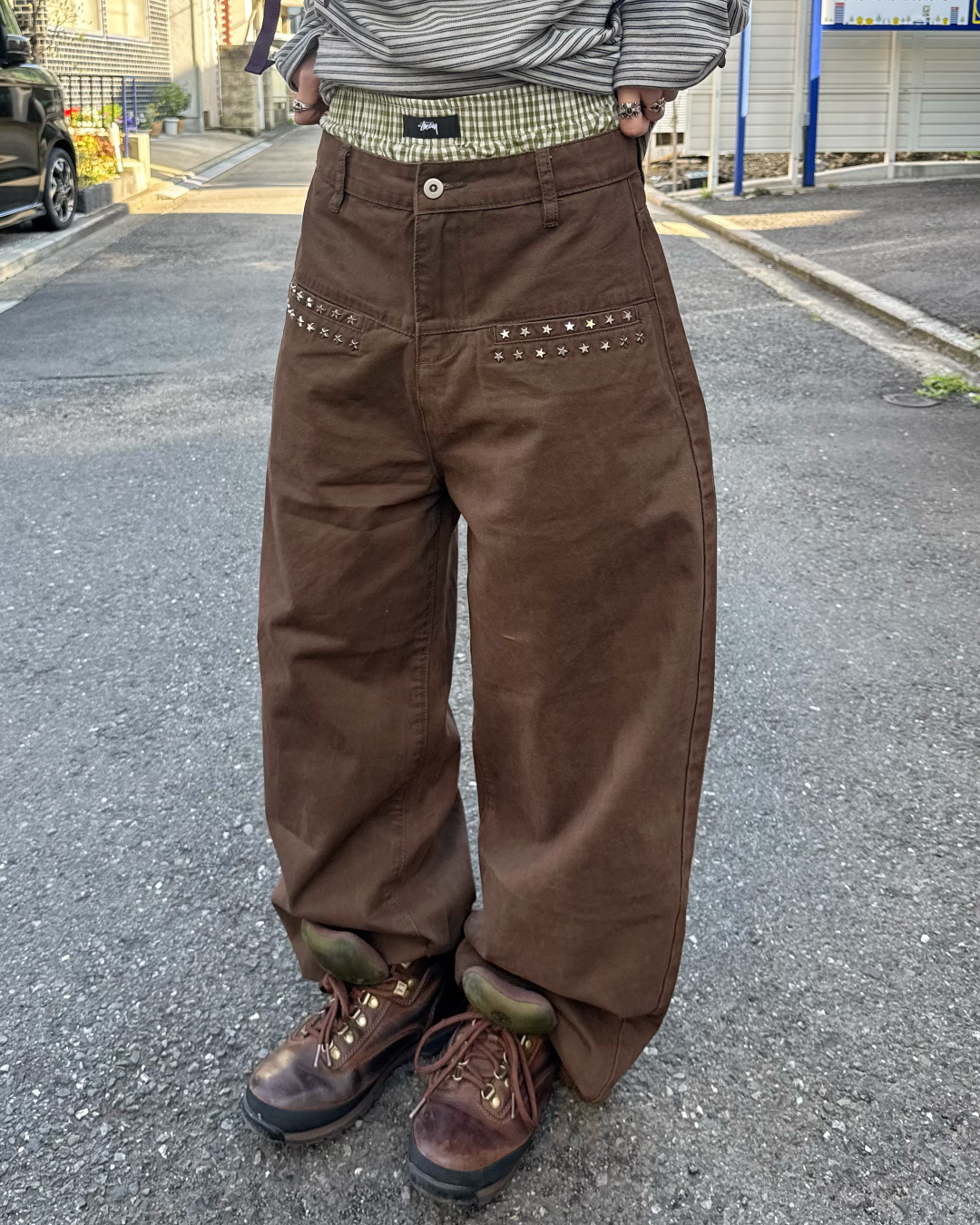 スタッズストレートパンツ KM7044