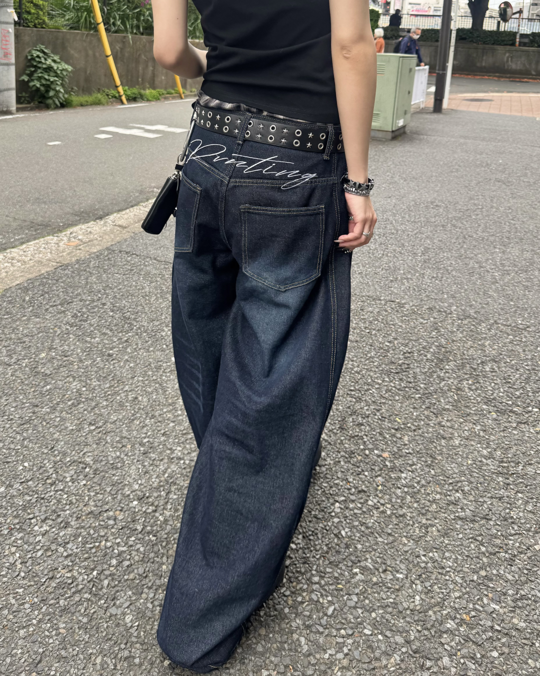 ロゴヒップカーブパンツ KM7099