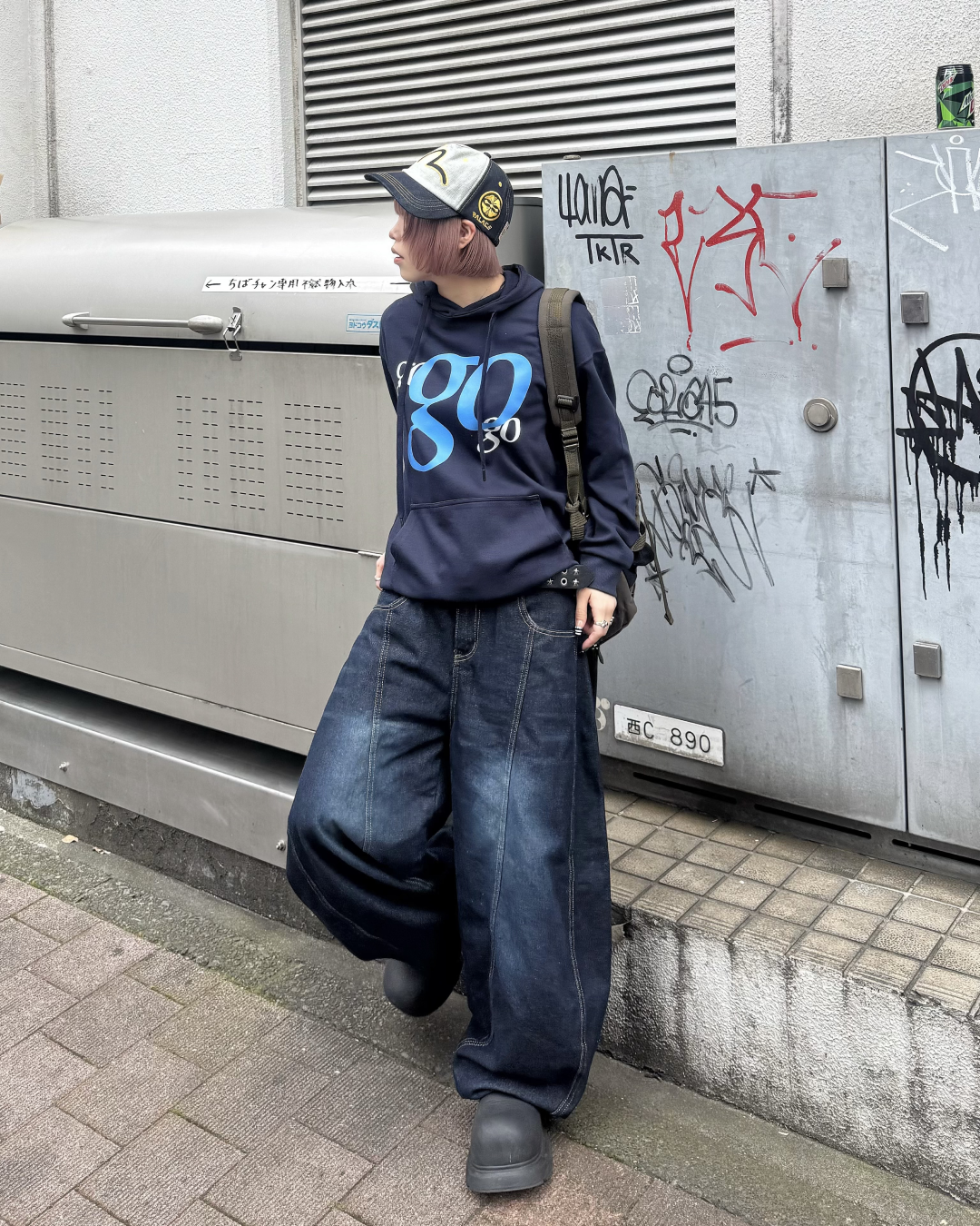 ロゴフードパーカー KM7118