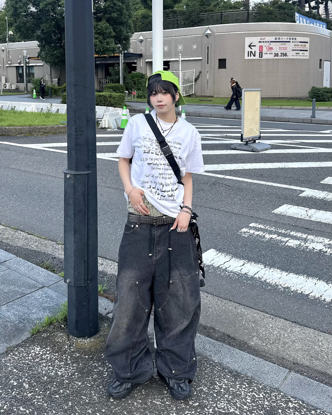 グラフィックデザインTシャツ KM7210