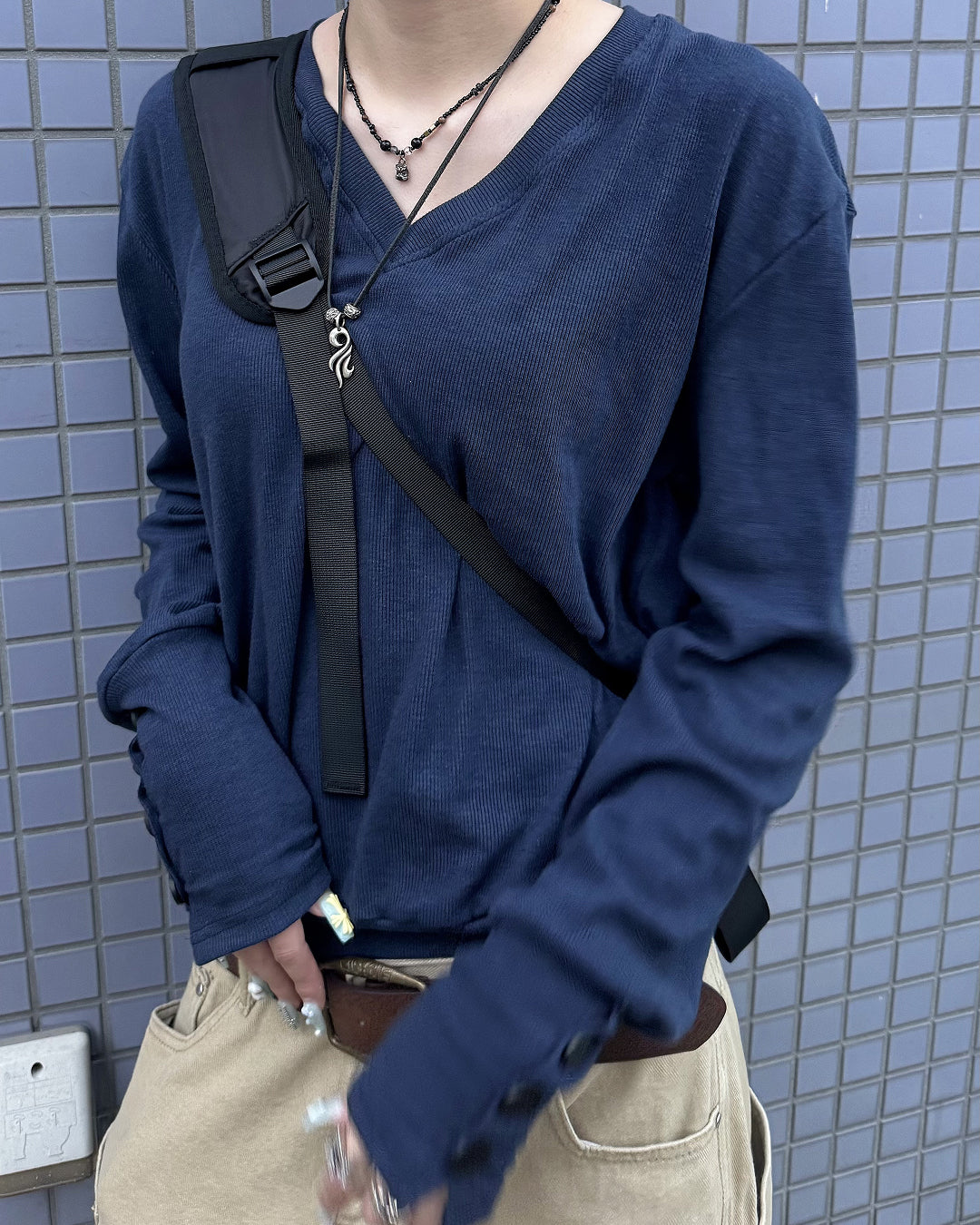Vネックボタントップス KM7344