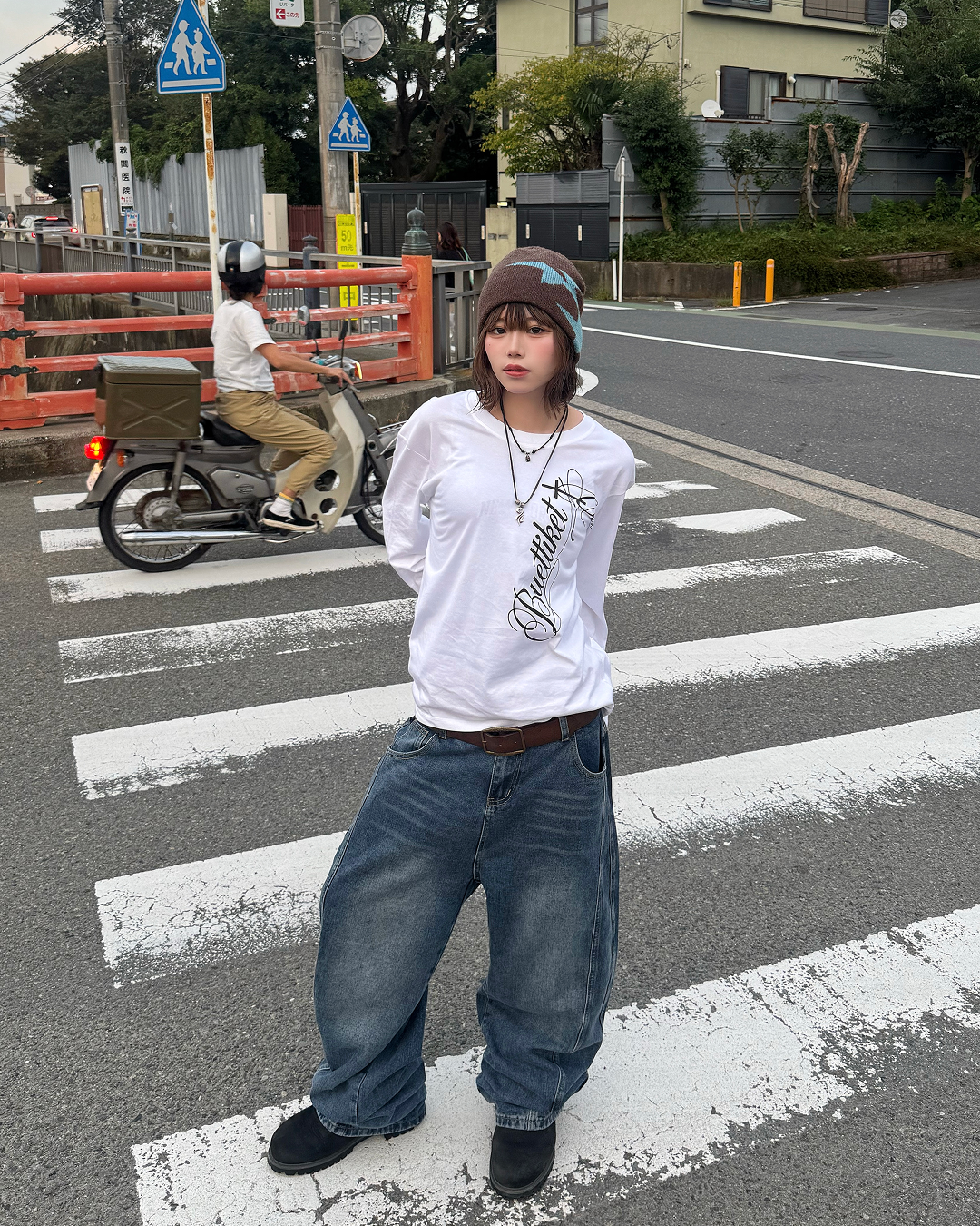 バックプリントワイドデニムパンツ KM7355