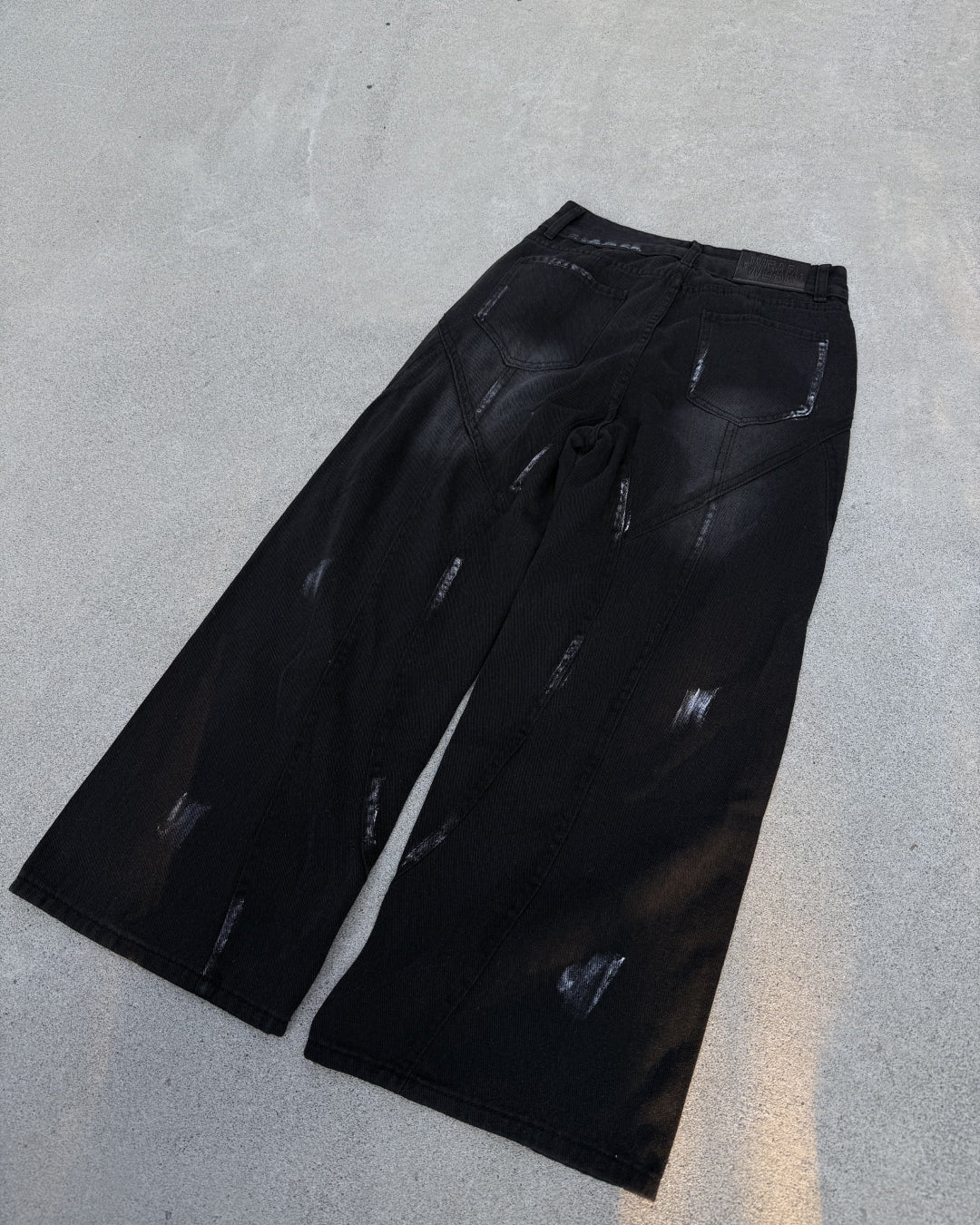 ペイントワイドレッグバギーデニム KN0175