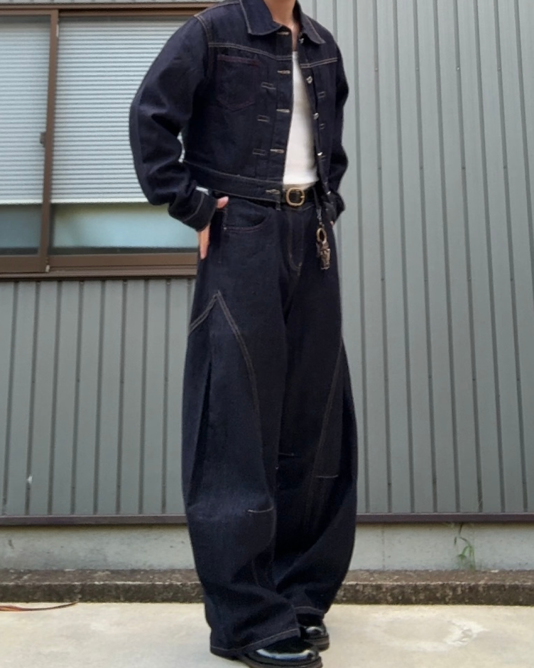 ステッチブルーワイドデニムパンツ KN0359