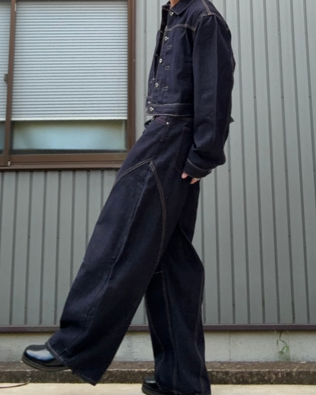 ステッチブルーワイドデニムパンツ KN0359