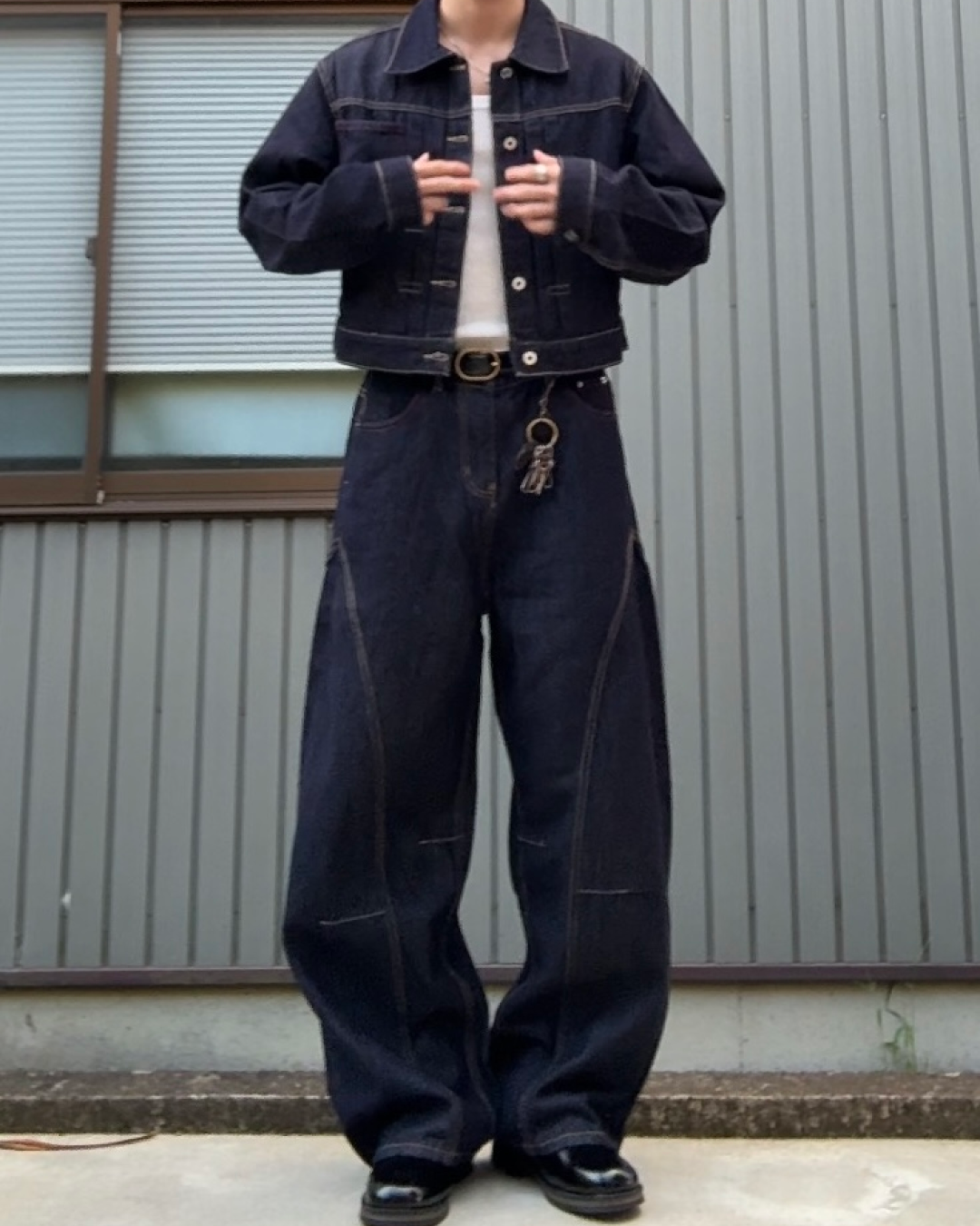 ステッチブルーワイドデニムパンツ KN0359