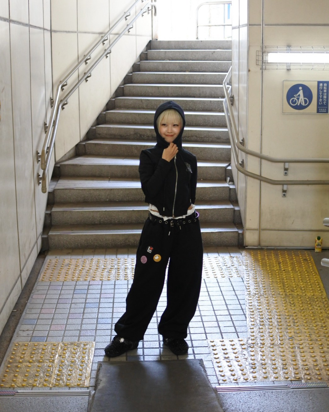 【11/25 19:00販売開始 オリジナル 即納】ボディスーツデザインラインストーンパーカー KR6000