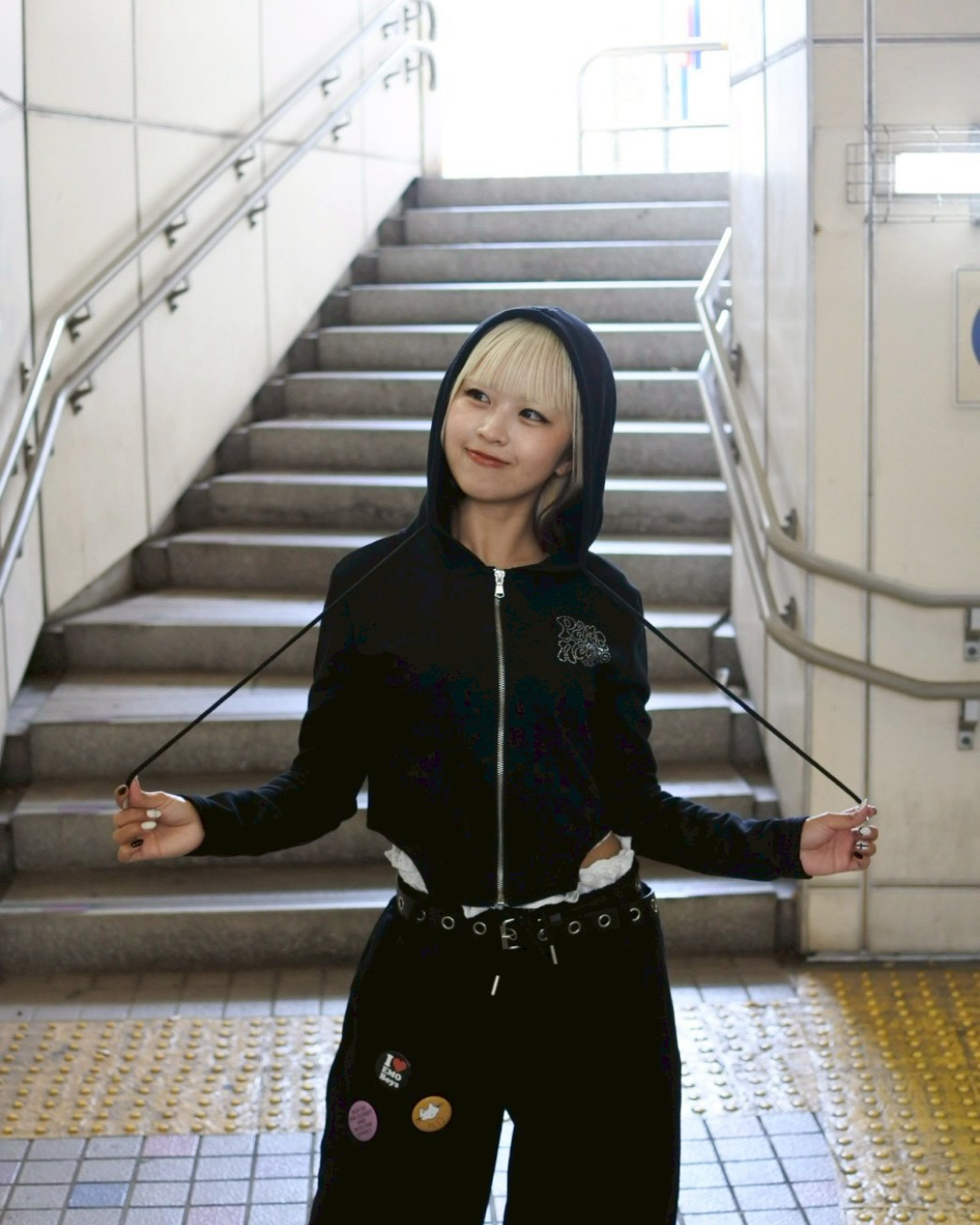 【11/25 19:00販売開始 オリジナル 即納】ボディスーツデザインラインストーンパーカー KR6000