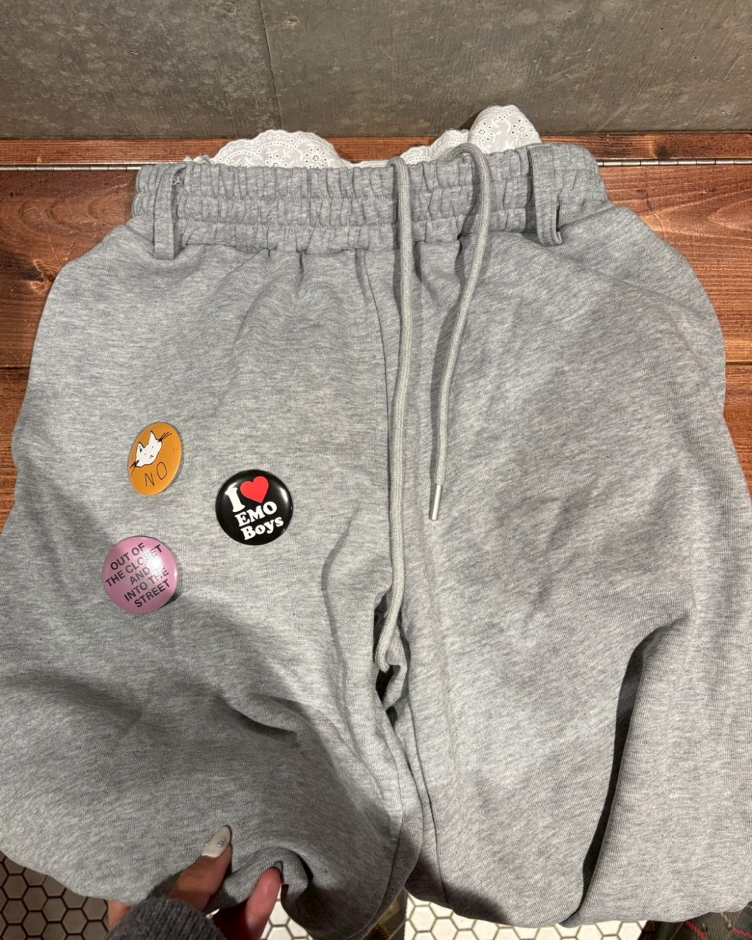 【11/25 19:00販売開始 オリジナル 即納】バッジデザインレイヤードスウェットパンツ KR6001