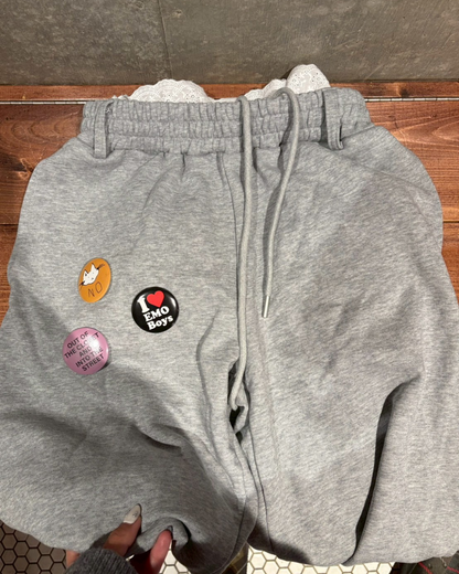 【11/25 19:00販売開始 オリジナル 即納】バッジデザインレイヤードスウェットパンツ KR6001