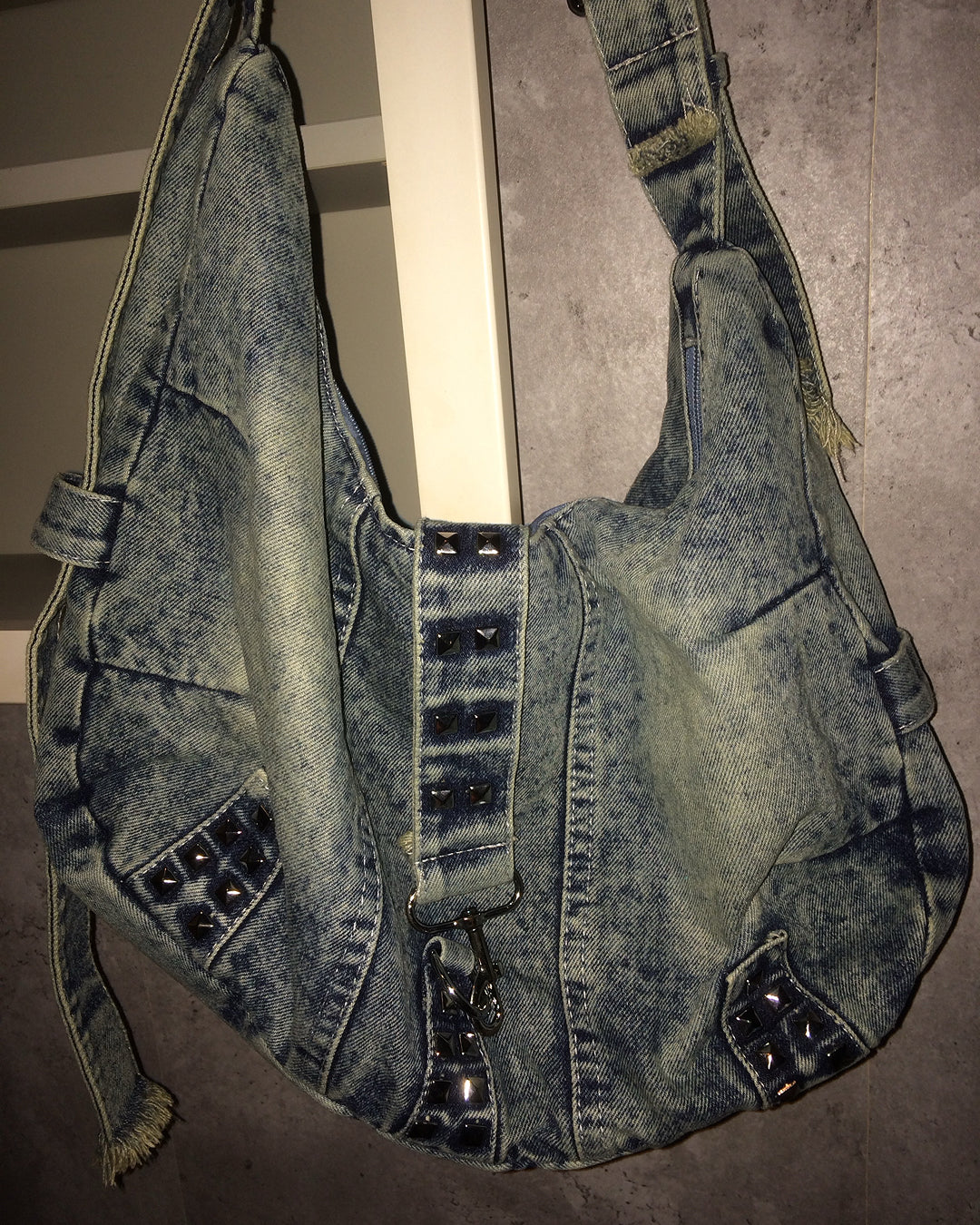 デニム柄スタッズショルダーバッグ LV0010 – YOLO（ヨロ