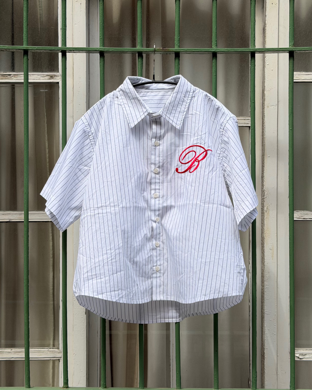 ワンポイントロゴストライプシャツ MK0015
