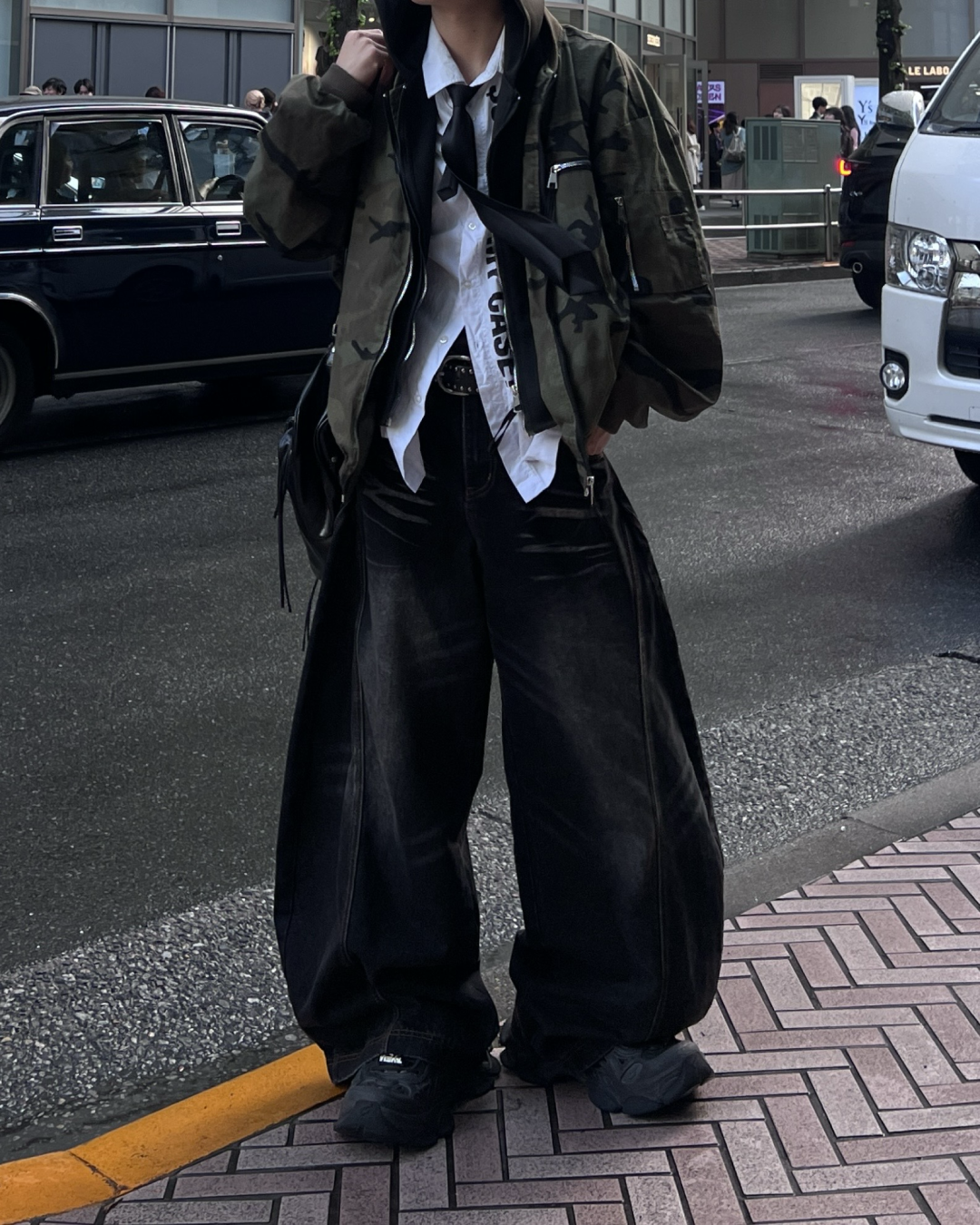 ウォッシュデザインカーブデニム MO1019