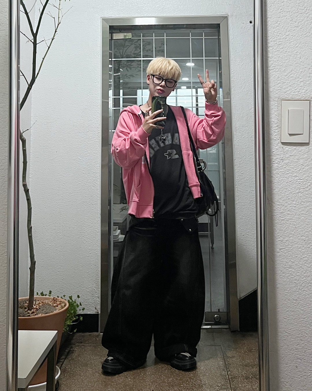 ウォッシュデザインカーブデニム MO1019 – YOLO(ヨロ)|ファッション通販 ウォッシュデザインカーブデニム MO1019 – YOLO(ヨロ)|ファッション通販