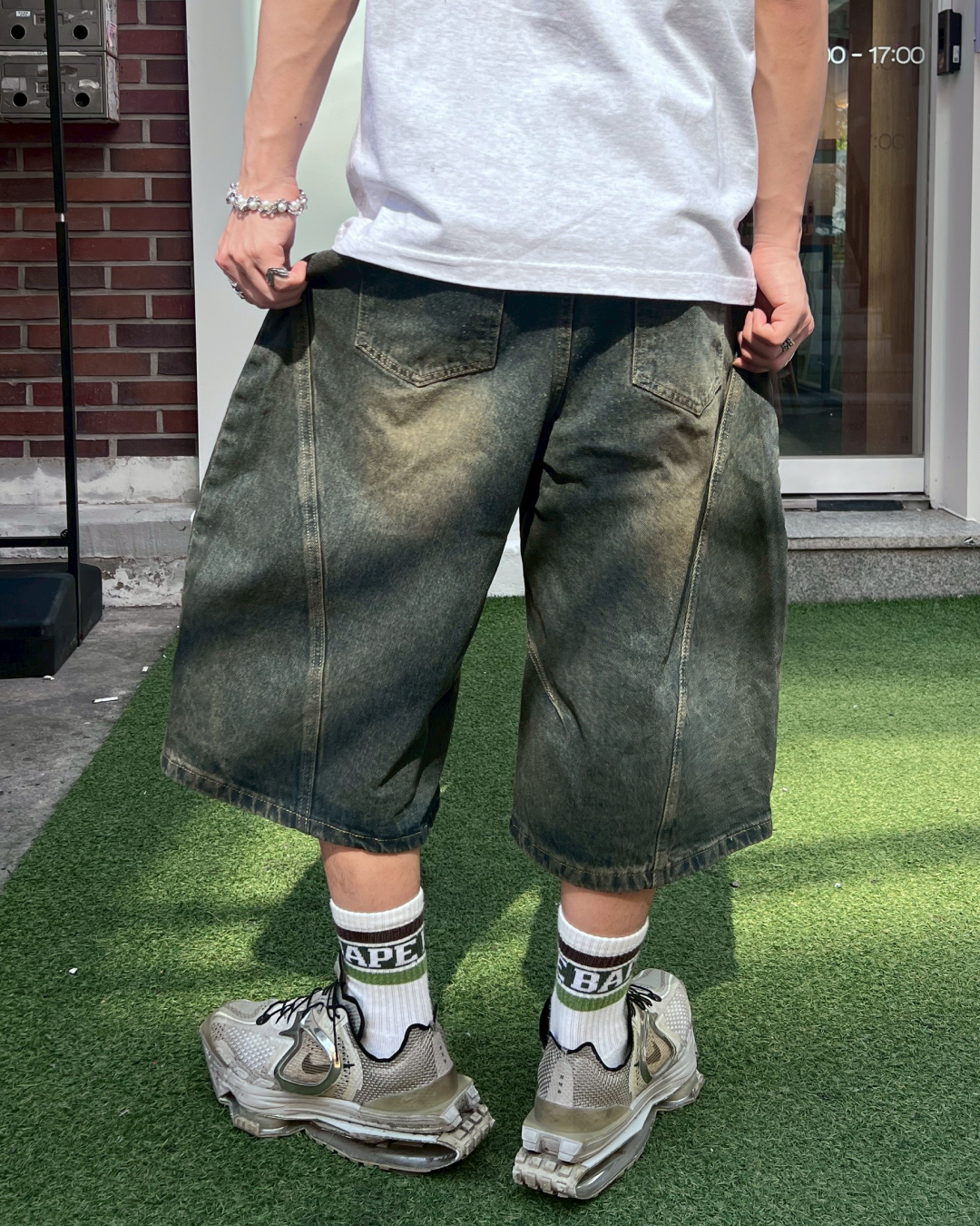 クロップドバルーンデニムパンツ MO1030 – YOLO（ヨロ