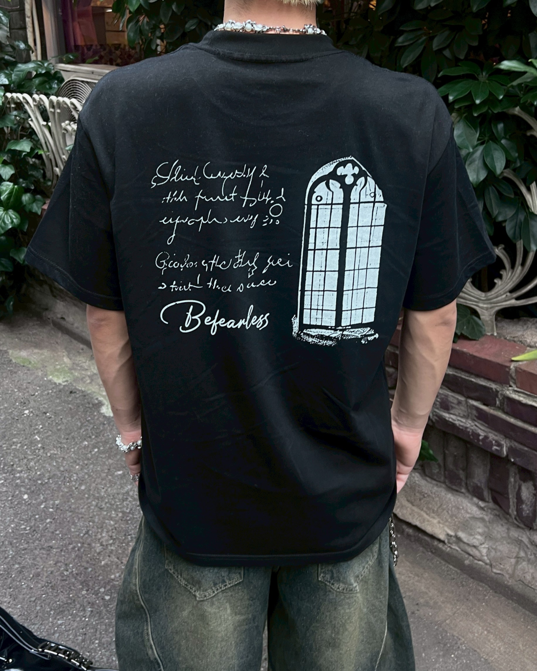 ムードグラフィックプリントTシャツMO1042