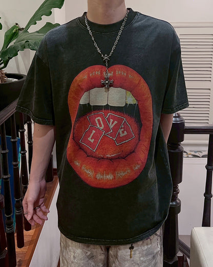 リップグラフィック LOVE Tシャツ MO1118