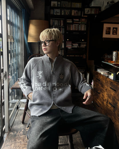 フロントロゴジップニット MO1215