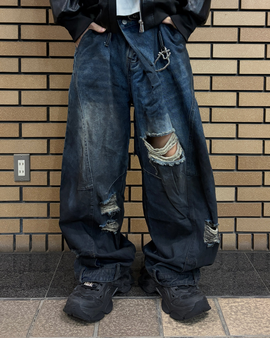 ダメージデニムパンツ MO1223