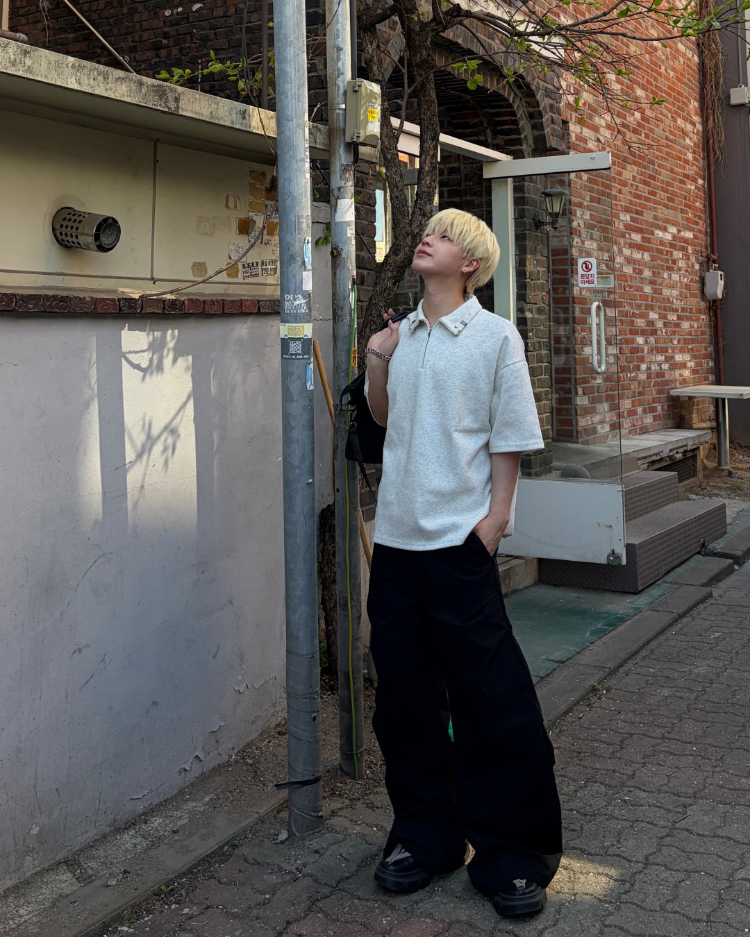 ピアスデザインハーフジップTシャツ MO3101