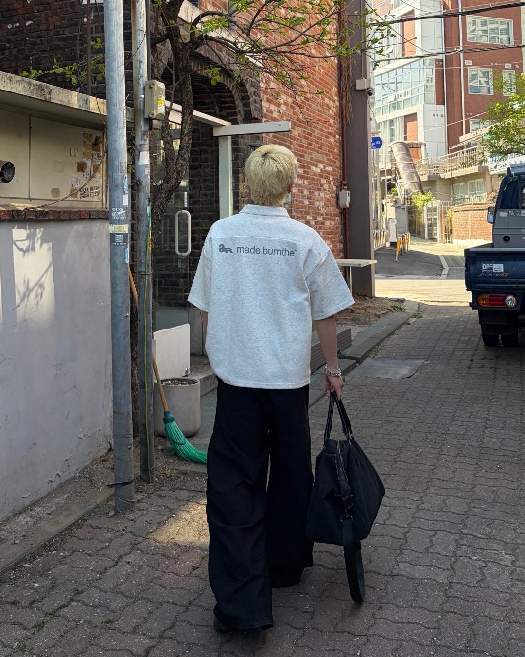 ピアスデザインハーフジップTシャツ MO3101