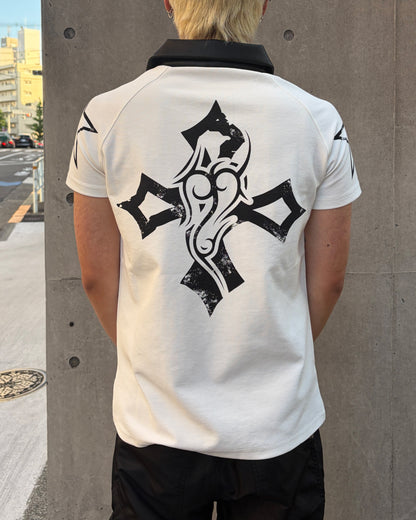 レザーカラーグラフィックポロTシャツ MO3139