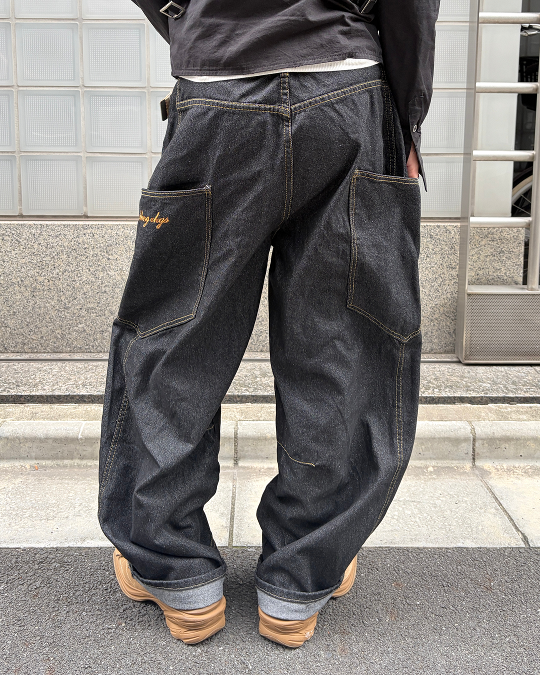 ステッチワークデニムパンツ
MO3236