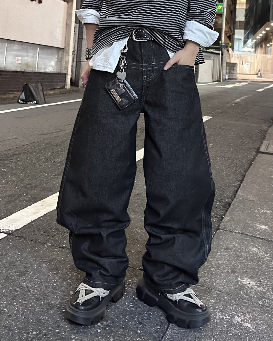 【即納】ステッチバレルレッグジーンズ MO5006