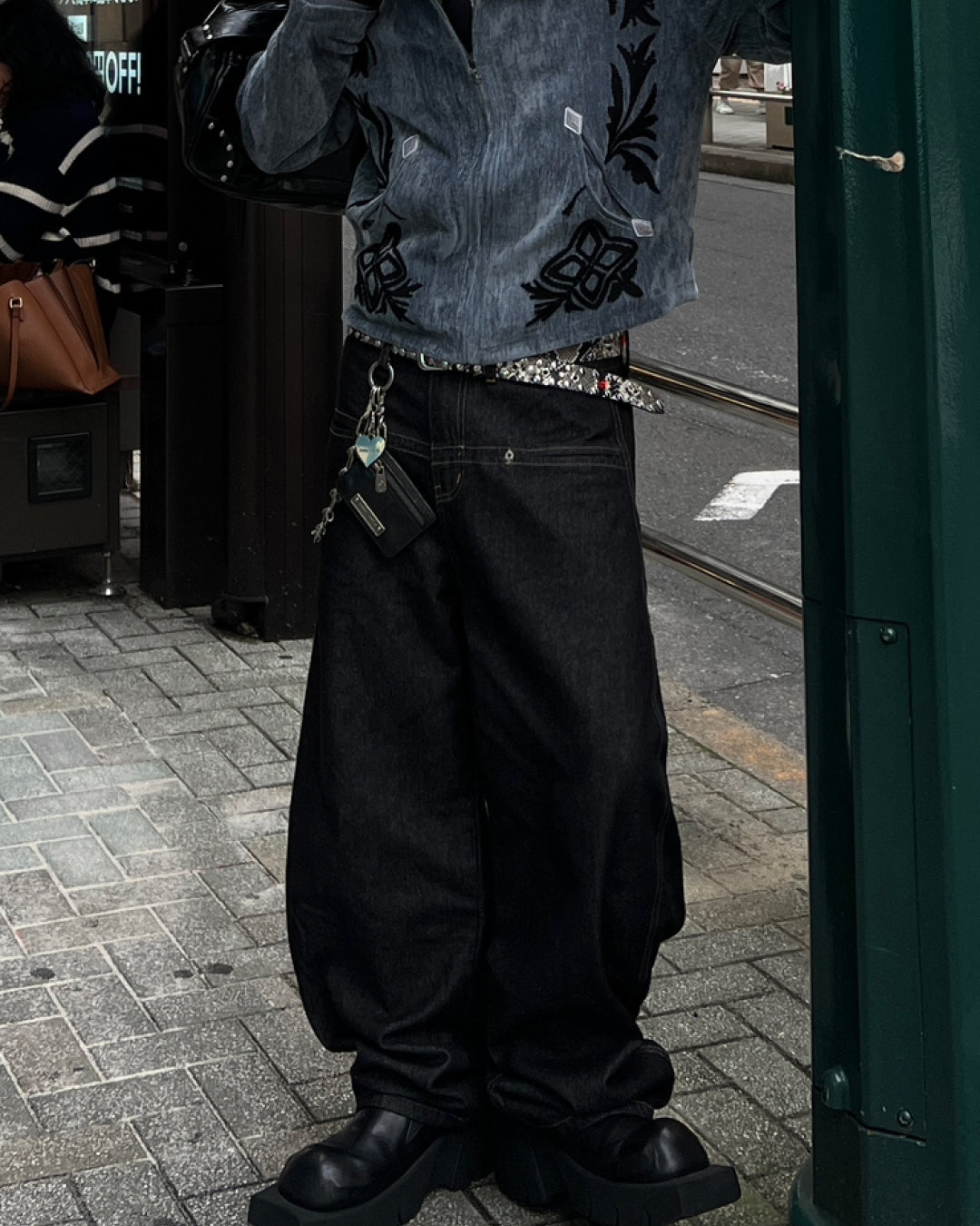 【即納】ステッチバレルレッグジーンズ MO5006