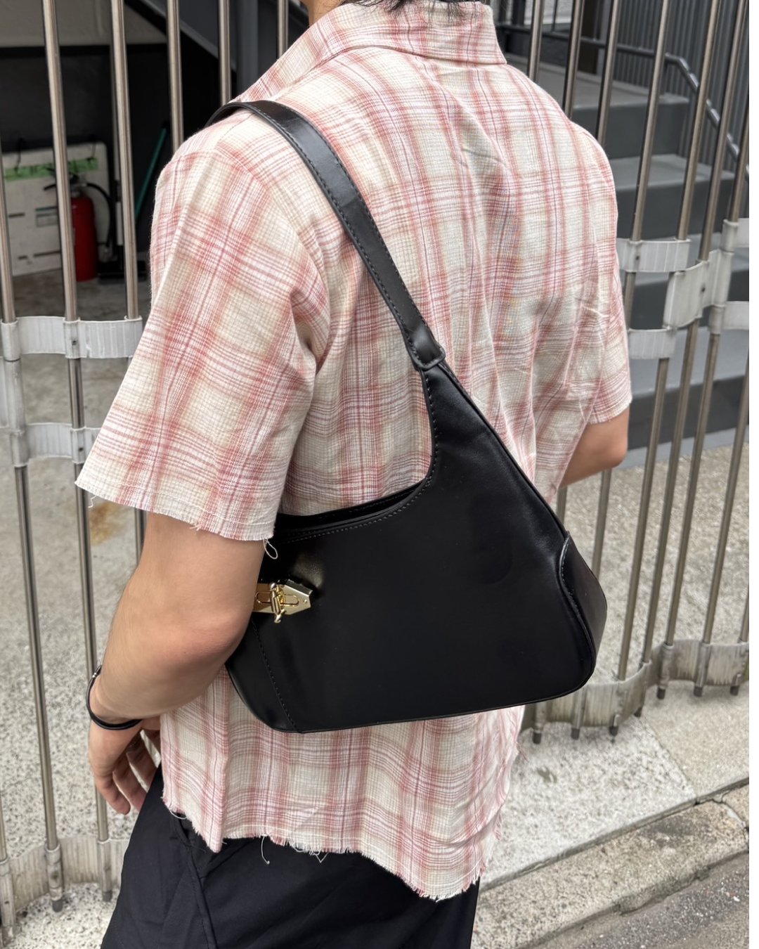 コンパクト ブラック バッグ
NA1029