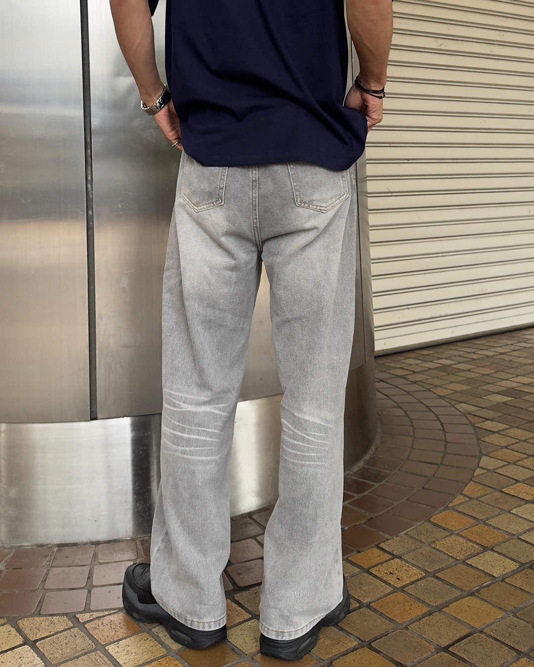 スモーキーグレーコントラストワイドレッグジーンズ
NA1174