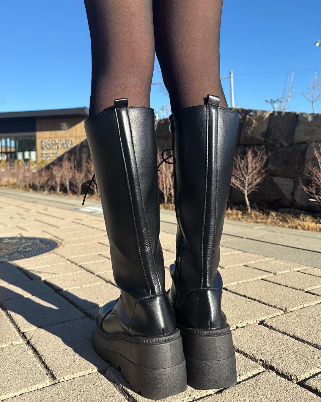 レースアップレザーライク厚底ブーツ
NO0170