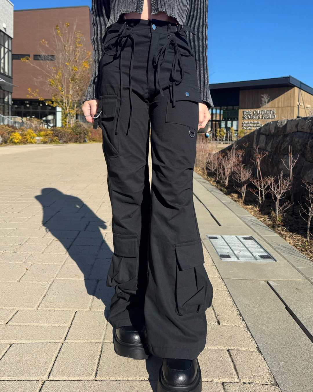 マルチポケットデザインフレアカーゴパンツ
NO0175