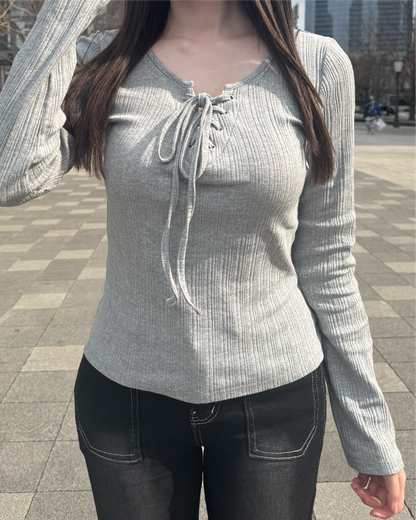 ベースレイヤー付きレースアップニットトップ
NO0197