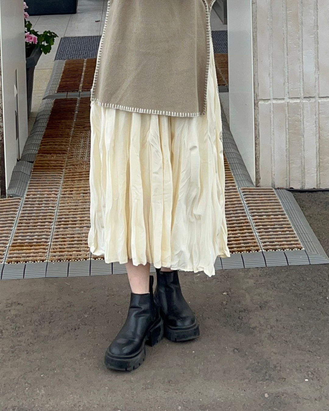 Pleated long skirt O0012