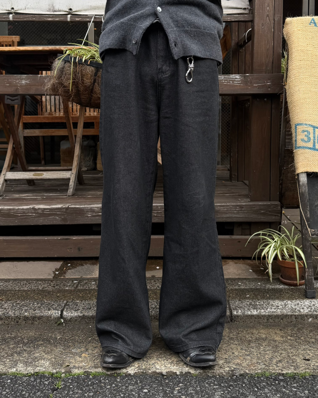 スタッズストレートデニムパンツ RG7185