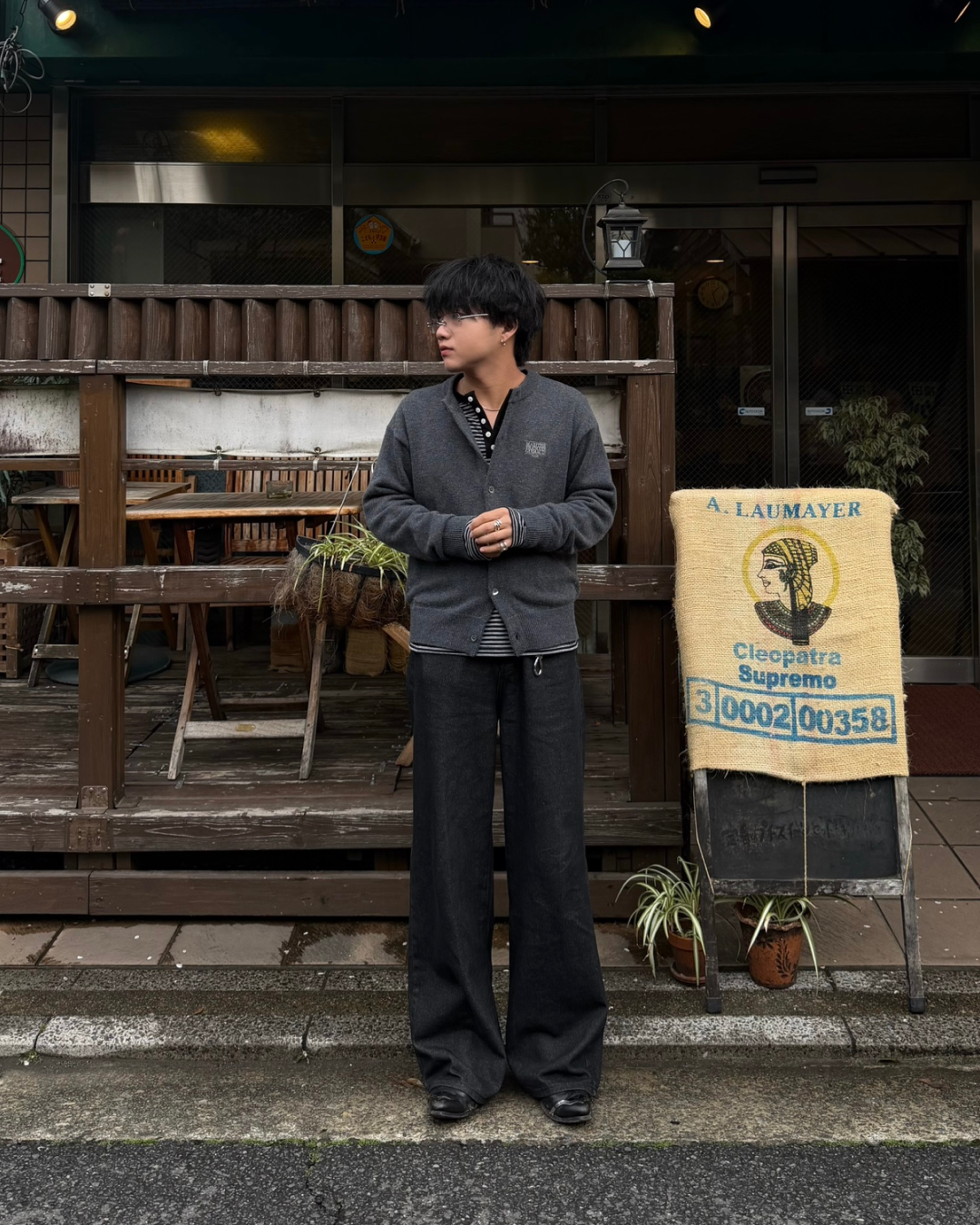 スタッズストレートデニムパンツ RG7185