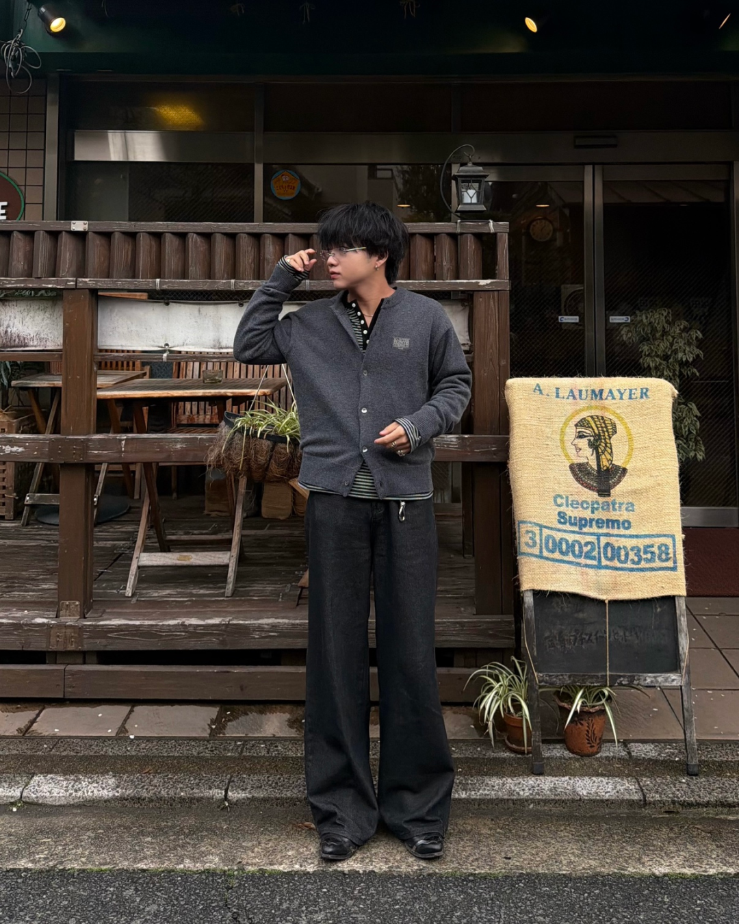 スタッズストレートデニムパンツ RG7185