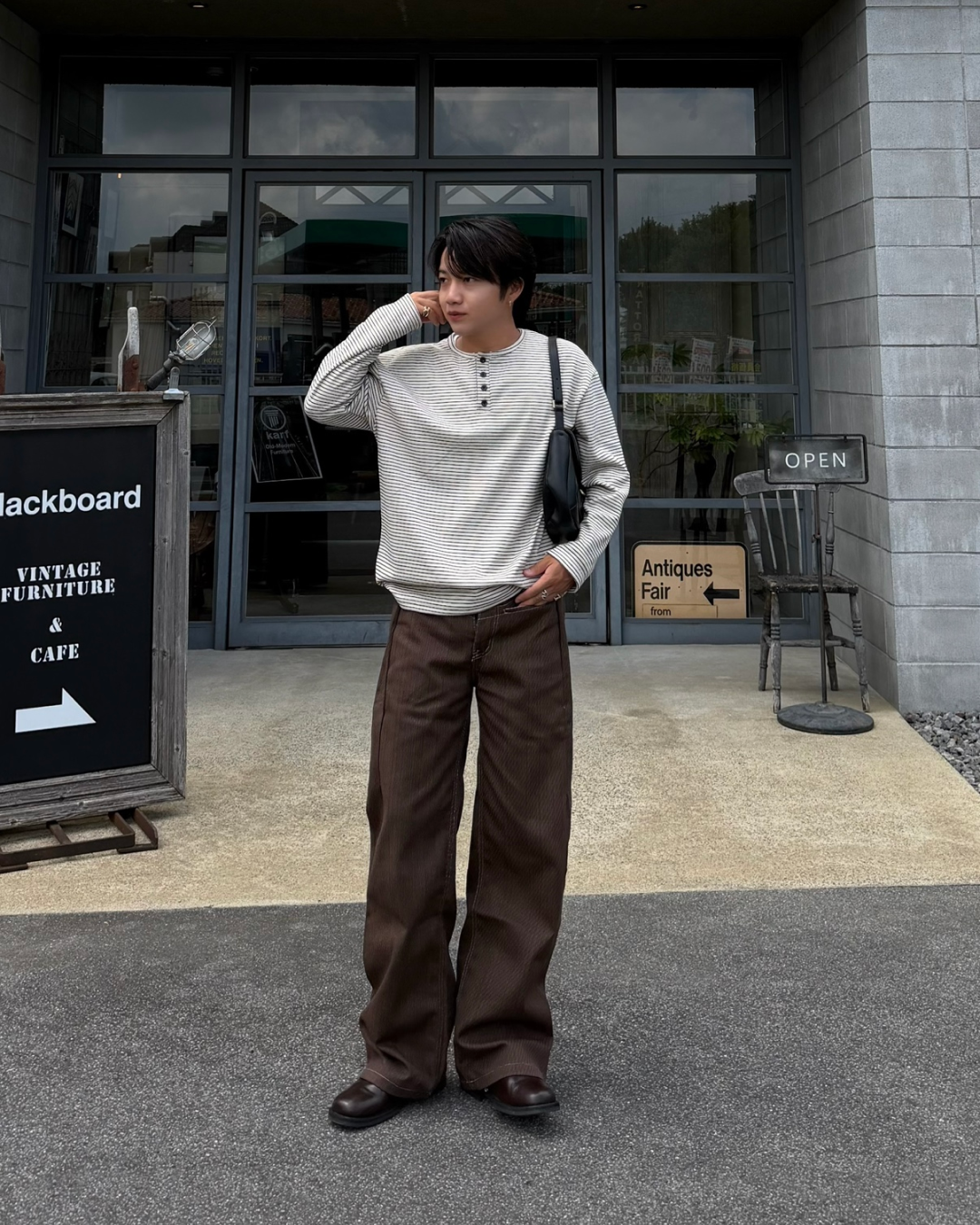 ヴィンテージ刺繍ルーズストレートパンツ RG7367