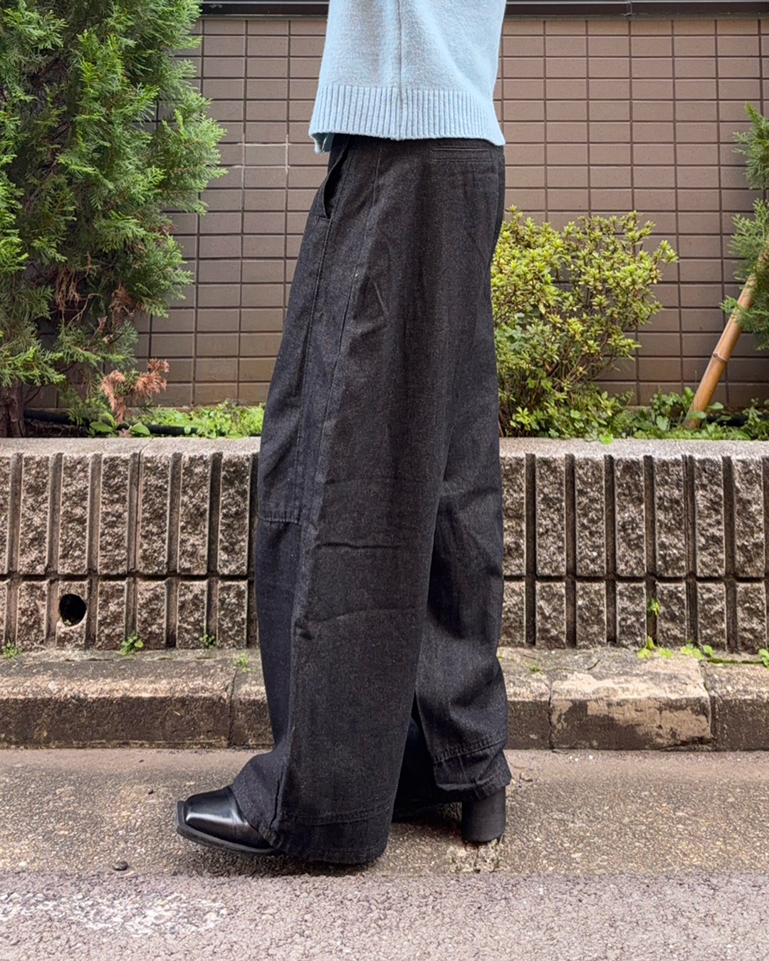 ブラックワイドシルエットデニムパンツ RG7469