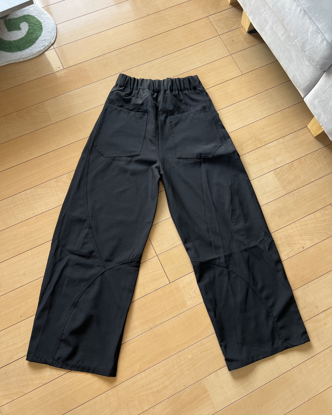 スタッズデザインカーブシルエットパンツ RI0021 – YOLO(ヨロ スタッズデザインカーブシルエットパンツ RI0021 – YOLO(ヨロ