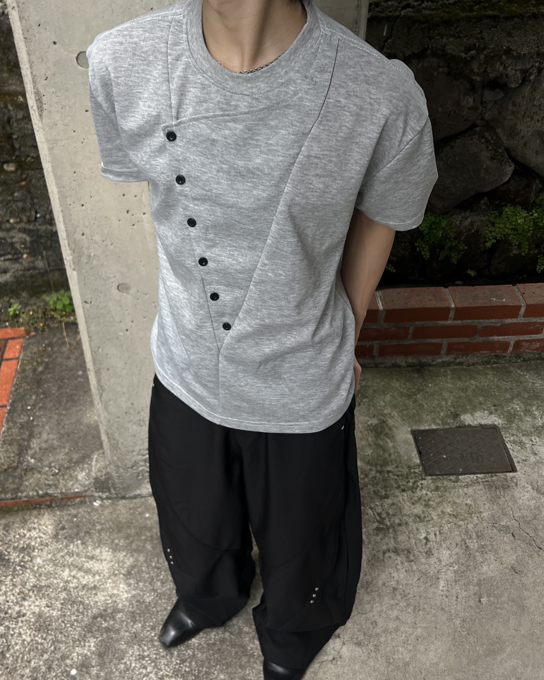 アシンメトリボタンT RI0057