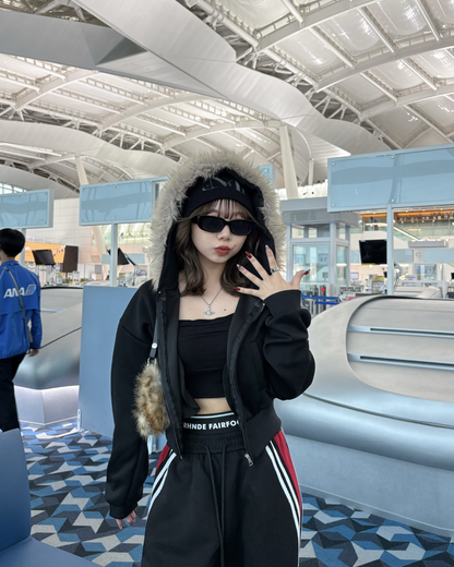 ファーフード付きショートジップパーカー　SO0025