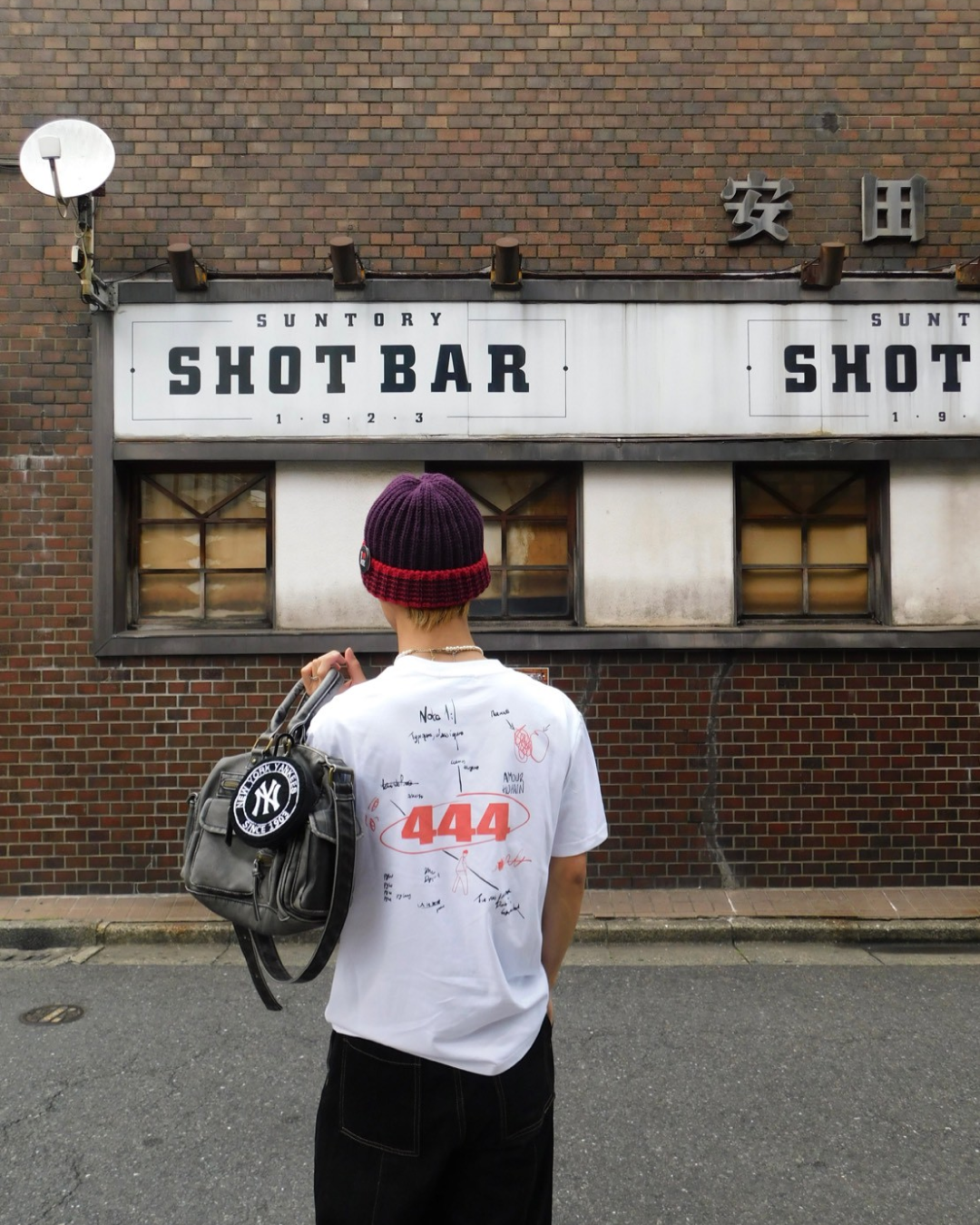 バックグラフィックデザインTシャツ SK0101